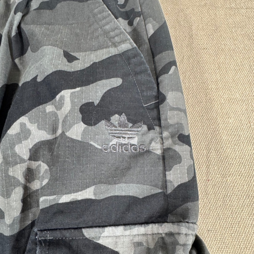 Adidas Cargo Pants Mens Medium Grey Black Camo Good Ripstop IK3535 Trefoil - Picture 4 of 13